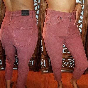 Highwaisted mom jeans